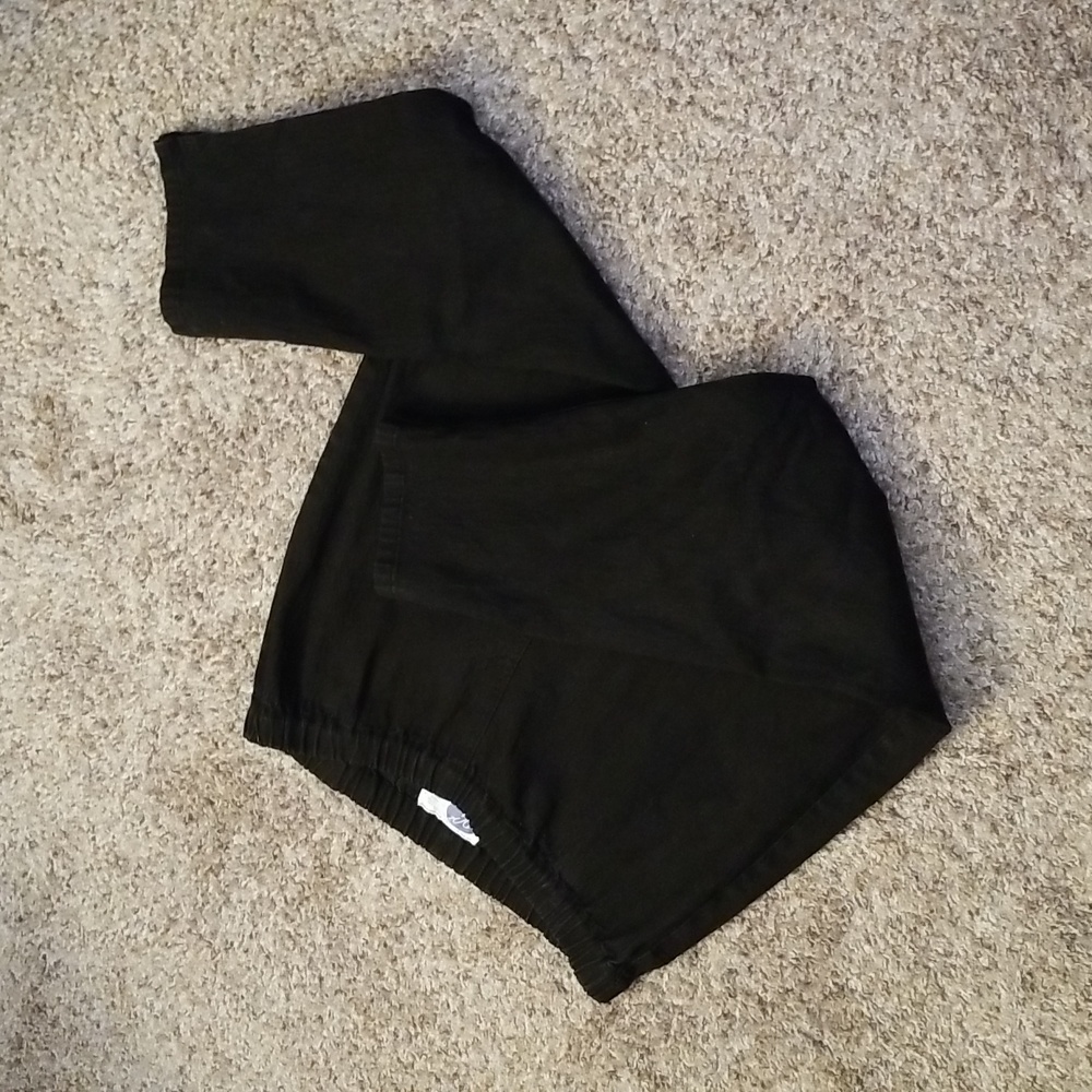 DG2 Capris - Picture 2 of 5